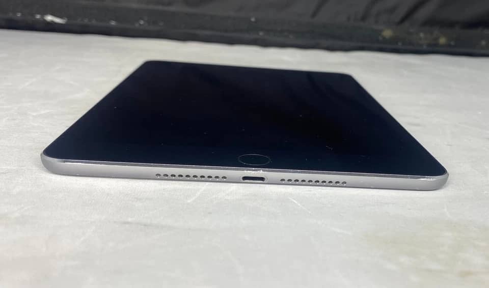 Apple iPad Mini 4 Tablets