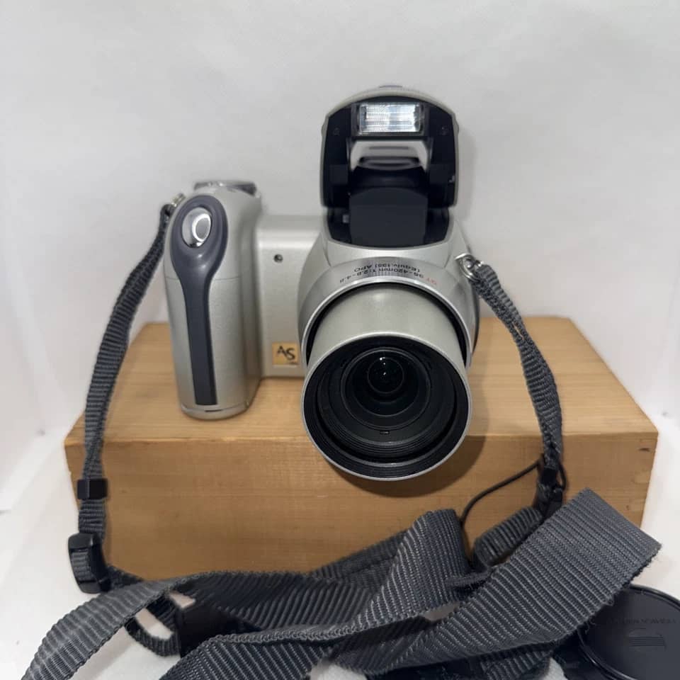 Minolta DiMAGE Z5 Digital Cameras Silver Refurbished - Good