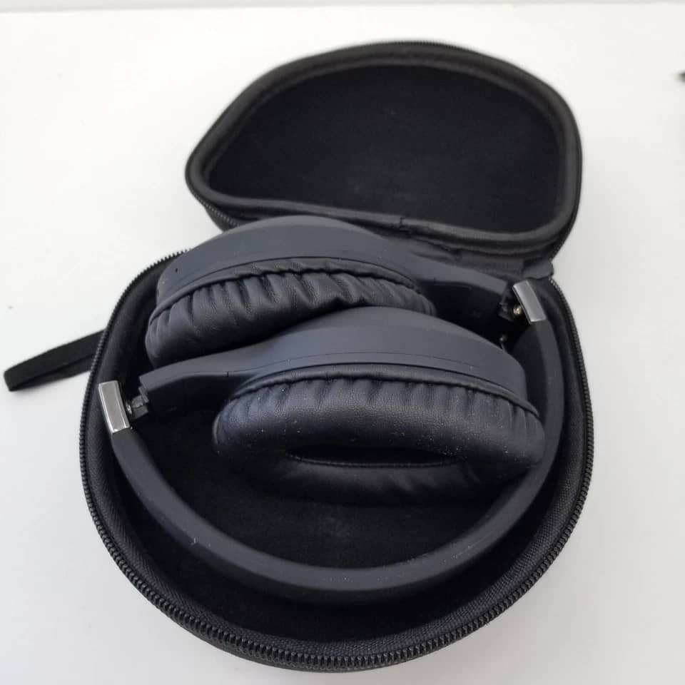 PowerLocus P4 Headphones & Earbuds Black New