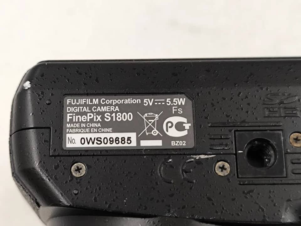 Fujifilm FinePix s1800 Digital Cameras Black New Body Only
