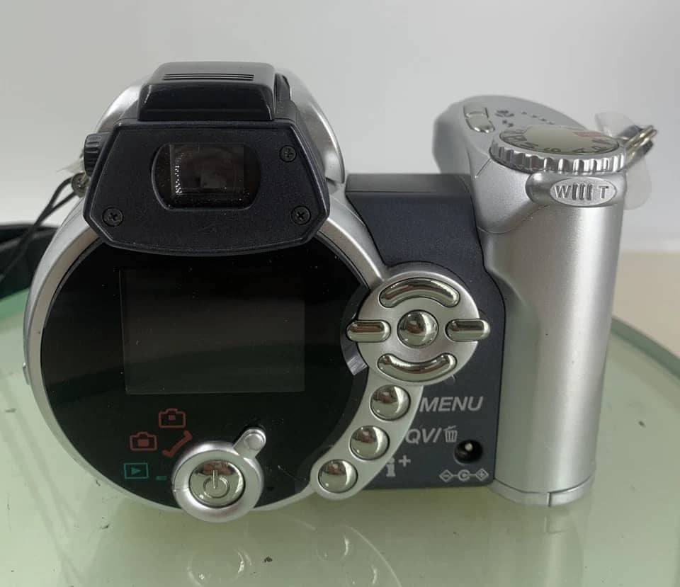 Minolta DiMAGE Z2 Digital Cameras Silver Used - Good