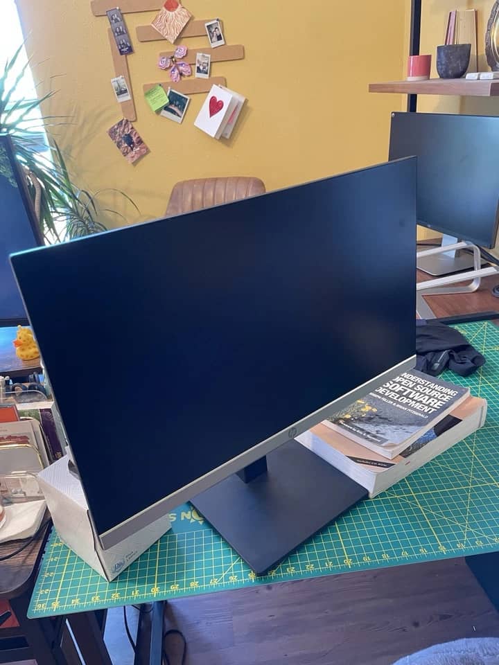 HP 24m Monitors