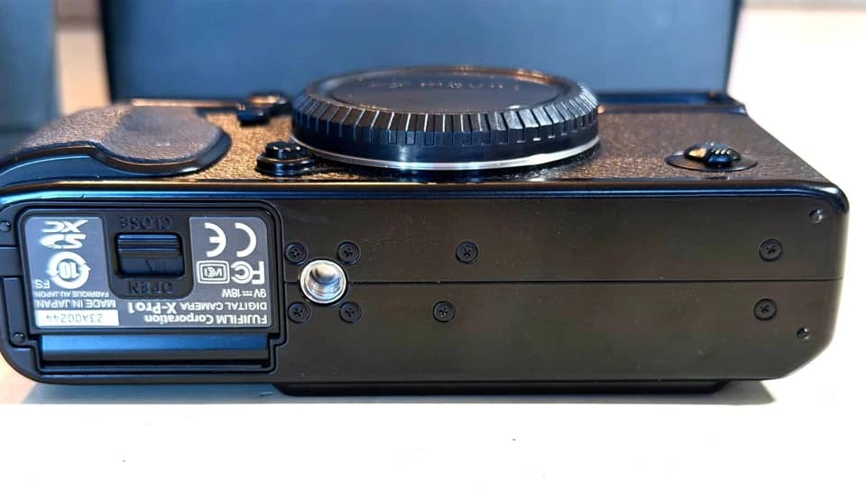 Fujifilm X-Pro 1 Digital Cameras Black New Body Only