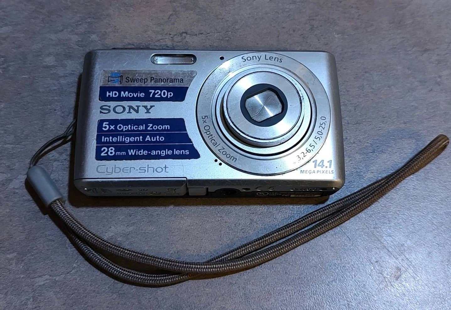 Sony Cyber-shot DSC-W620 Digital Cameras Red Used - Very Good Body Only