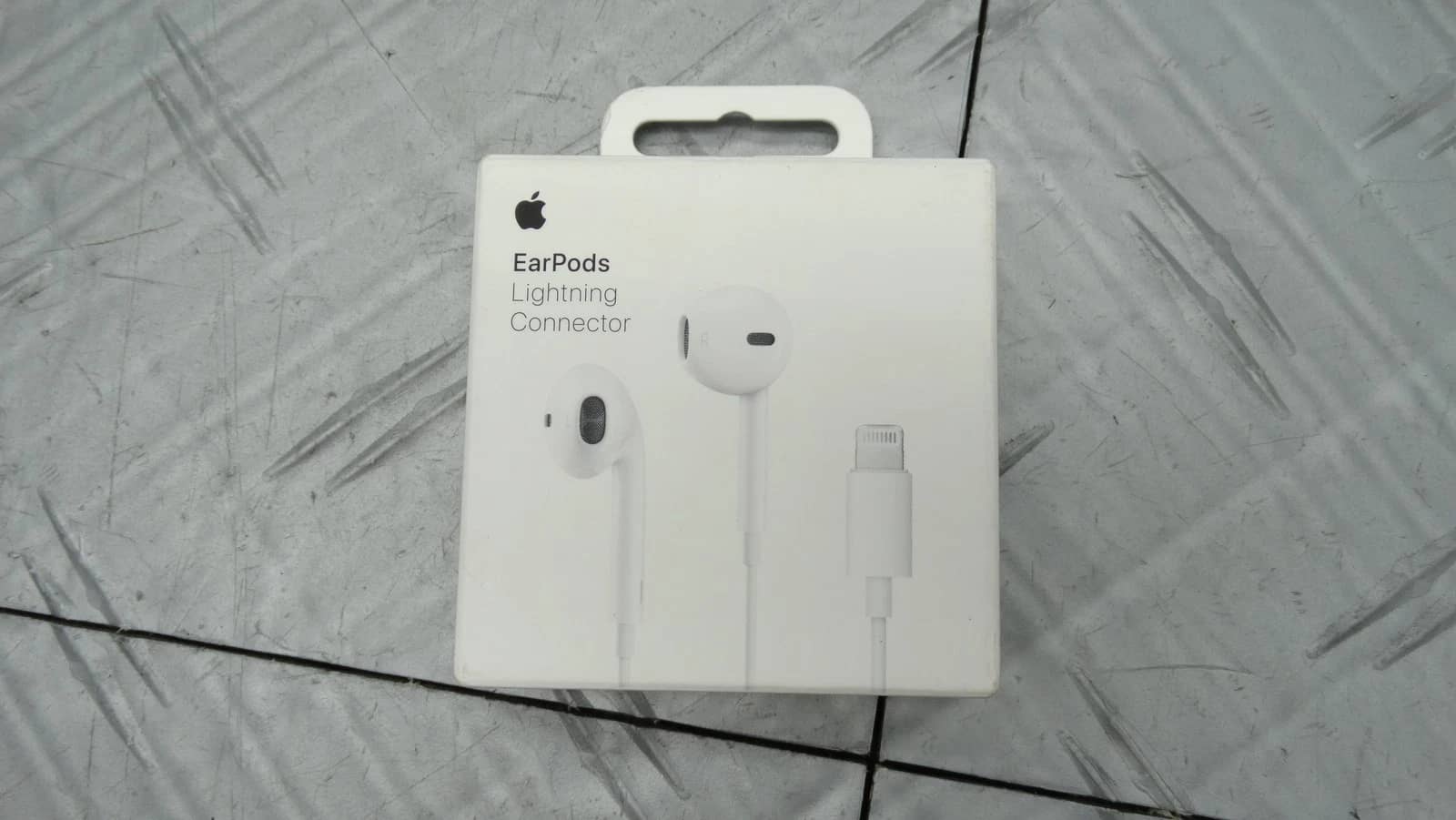 Apple A1748 Headphones & Earbuds White New