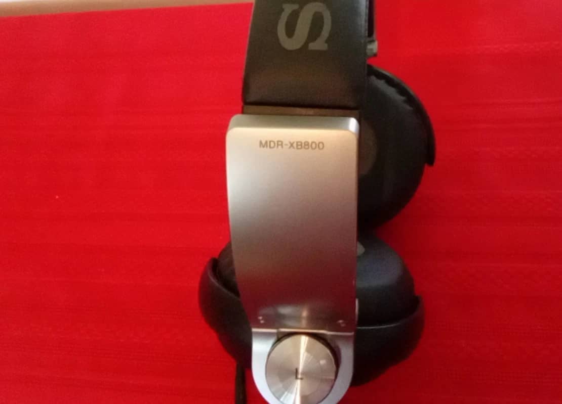 Sony MDRXB800 Headphones & Earbuds Black New