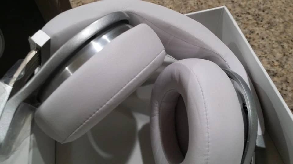 Beats by Dr. Dre Pro Headphones & Earbuds Black New