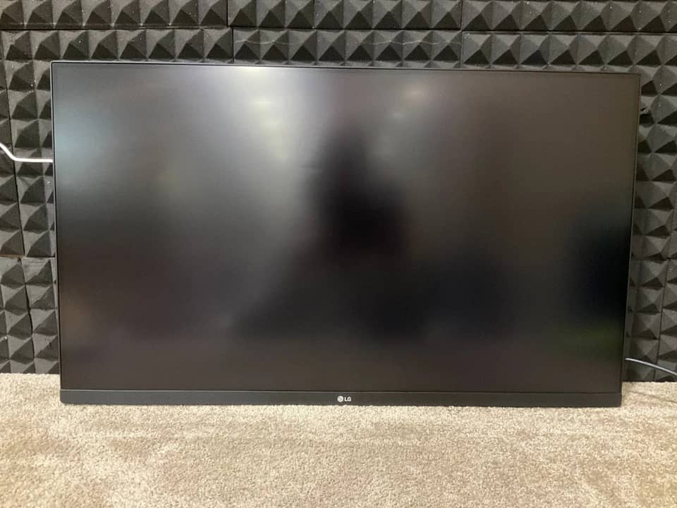 LG 32UN550-W Monitors