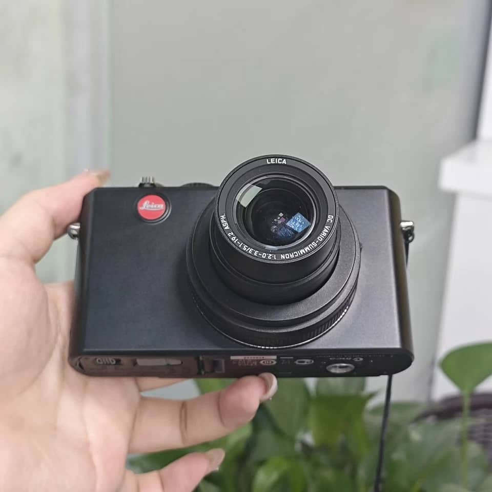 Leica D-LUX 5 Digital Cameras Black New Body Only