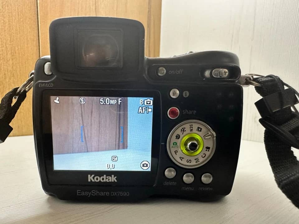 Kodak EasyShare DX7590 Digital Cameras Black Used - Good Body Only