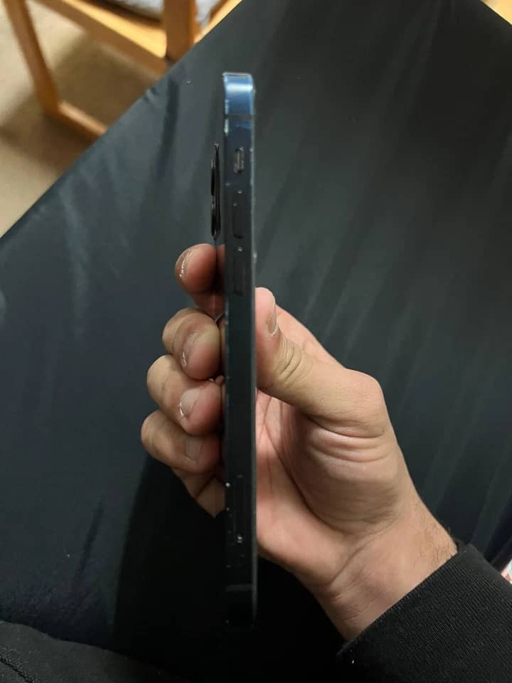 Apple iPhone 12 Cell Phones