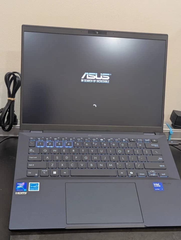 ASUS ExpertBook B5404CMA Computers