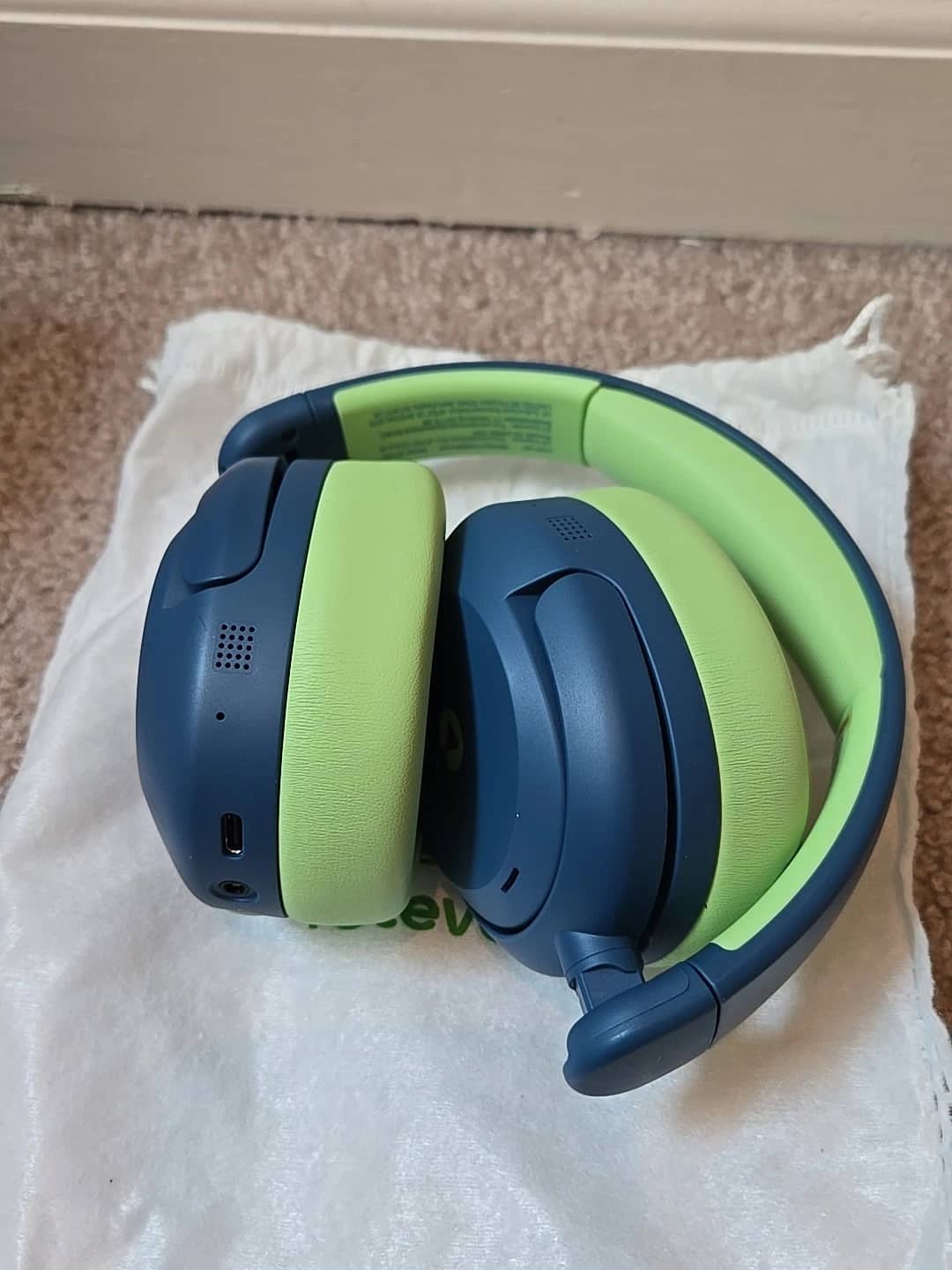 iClever BTH20 Headphones & Earbuds Blue New