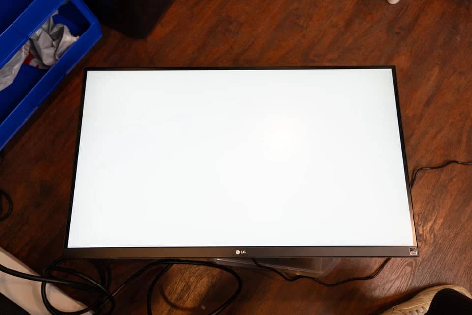 LG 27BN85U Monitors