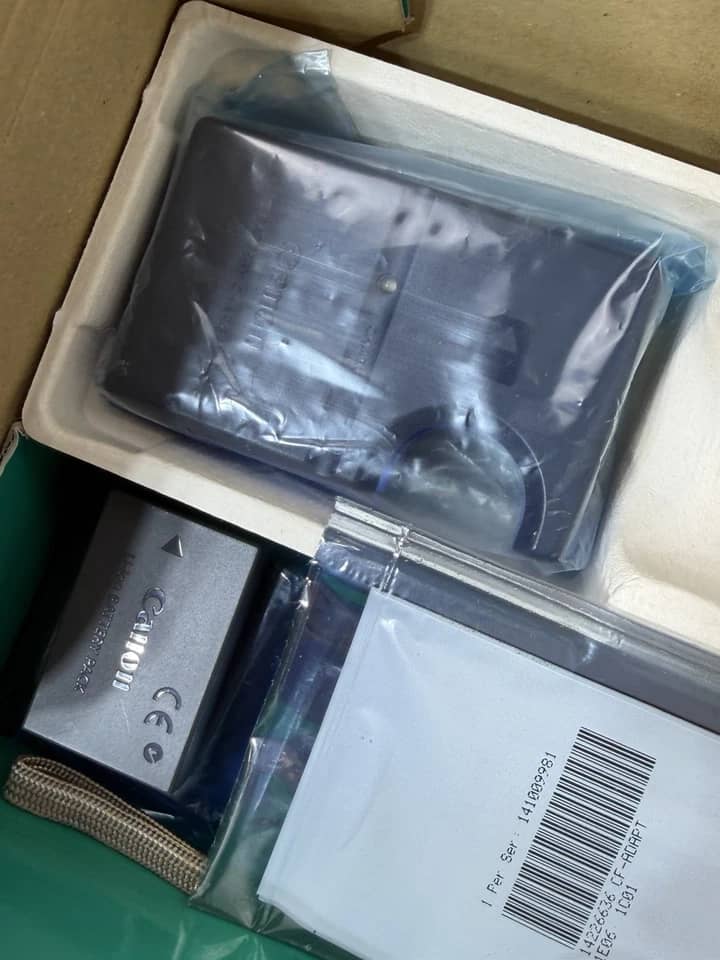 Canon Power Shot S230 Digital ELPH Digital Cameras Silver Open-Box Excellent Body Only