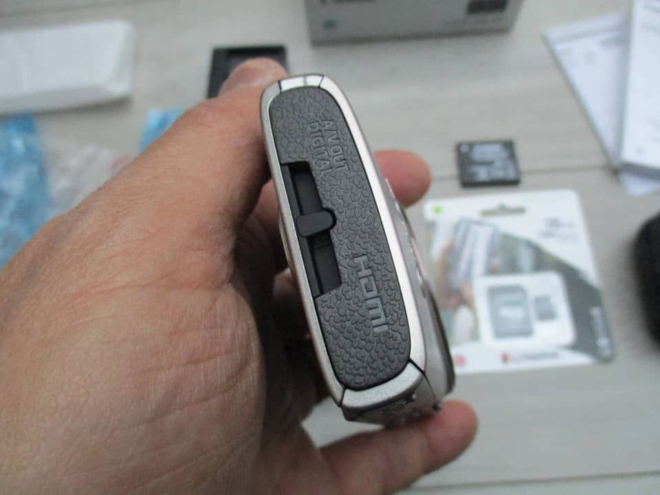 Canon IXUS 285 HS Digital Cameras Black New Body Only