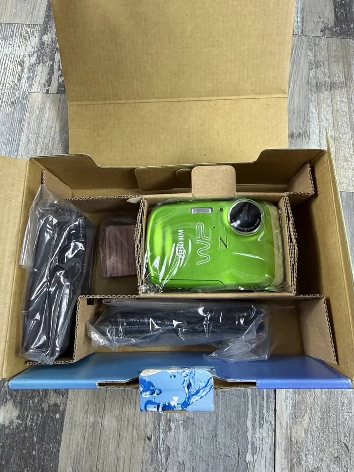 Fujifilm FinePix Z33 WP Digital Cameras Green New Body Only