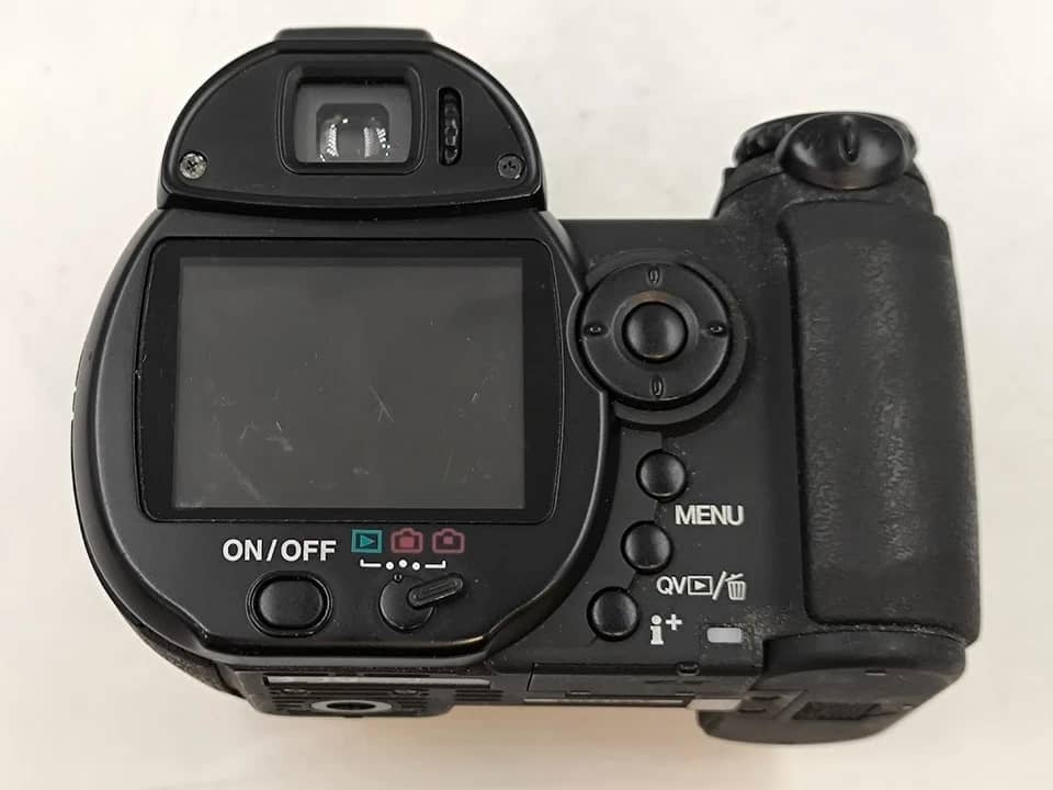 Minolta DiMAGE Z6 Digital Cameras