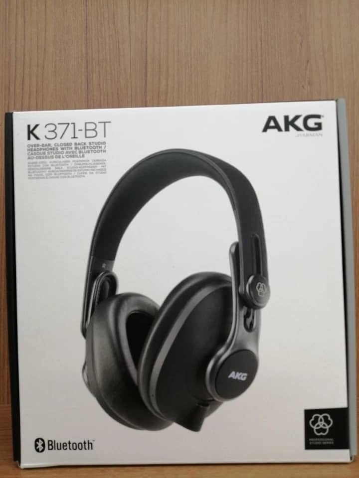 AKG K371 BT Headphones & Earbuds Black New