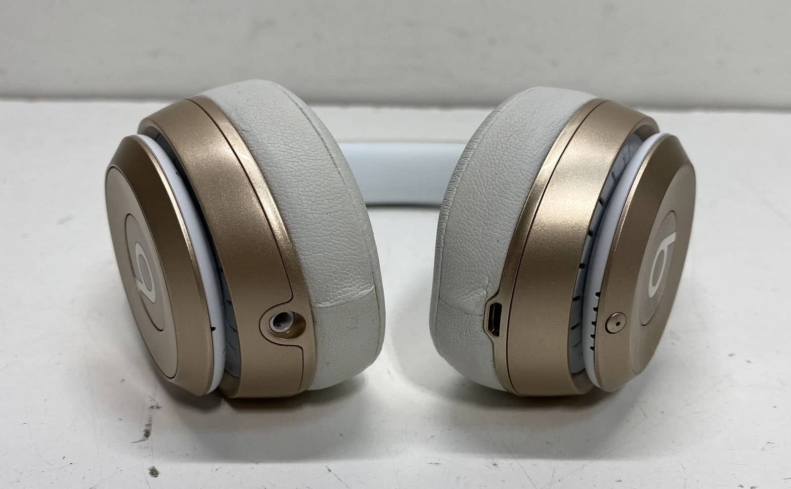 Beats Solo³ Headphones & Earbuds Silver Refurbished - Excellent