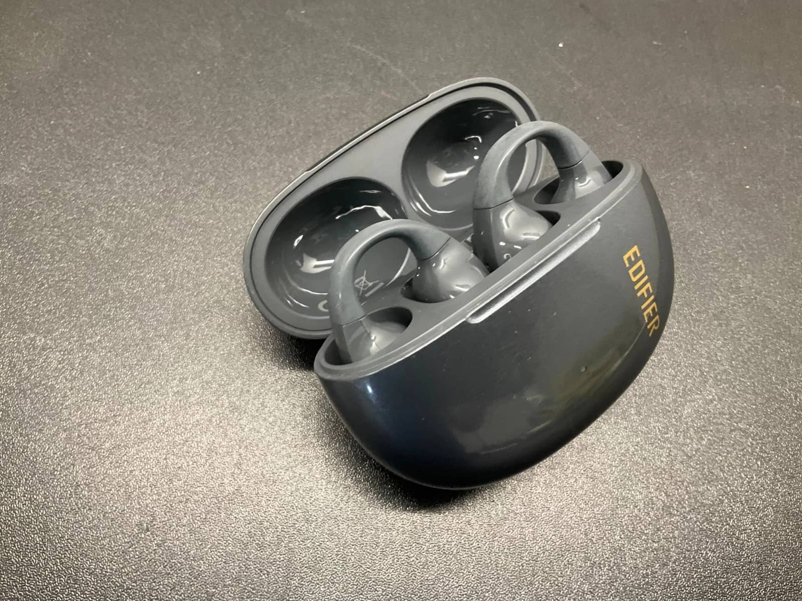 Edifier R1 Headphones & Earbuds Gray New