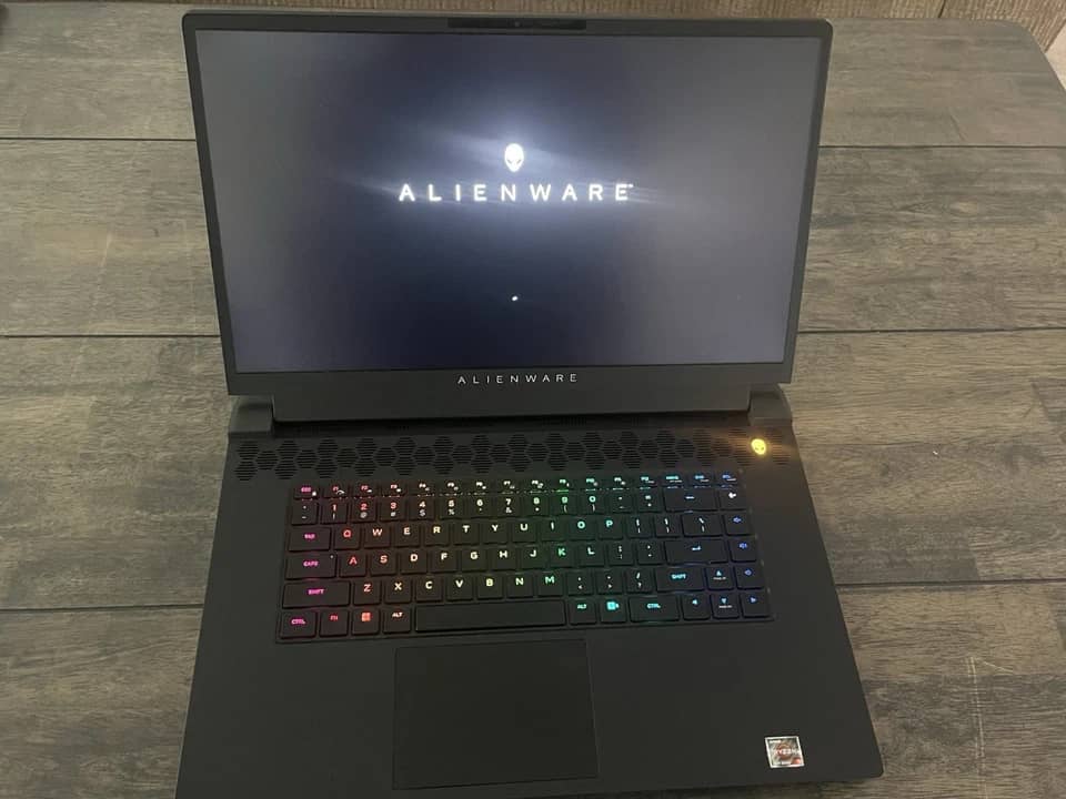 Dell Alienware m17 R5 Computers
