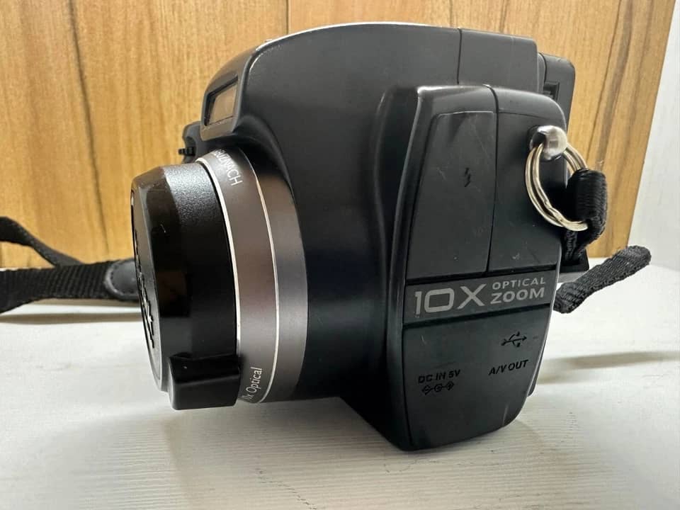 Kodak EasyShare DX7590 Digital Cameras Black Used - Good Body Only
