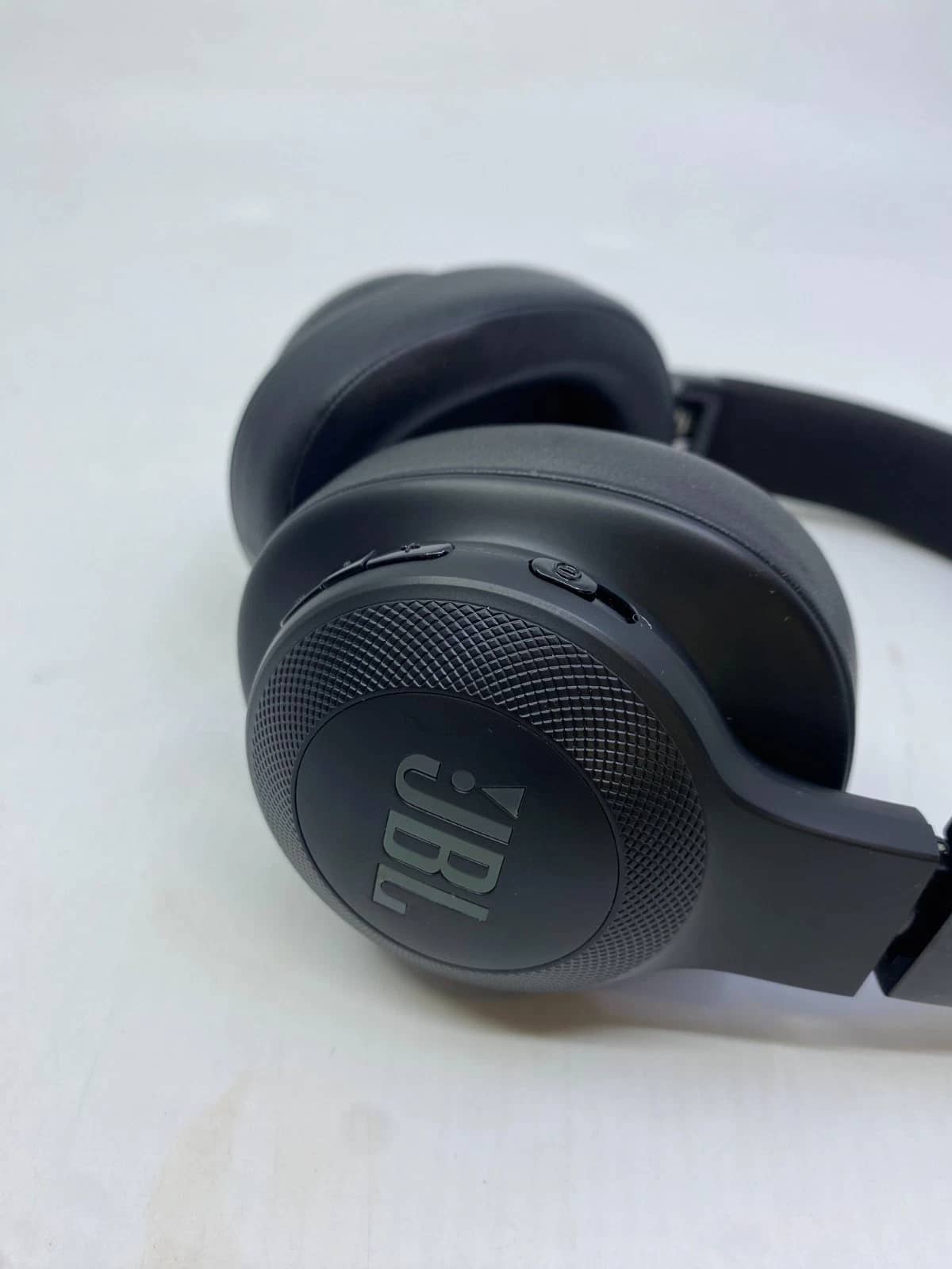 JBL E55BT Headphones & Earbuds Black New