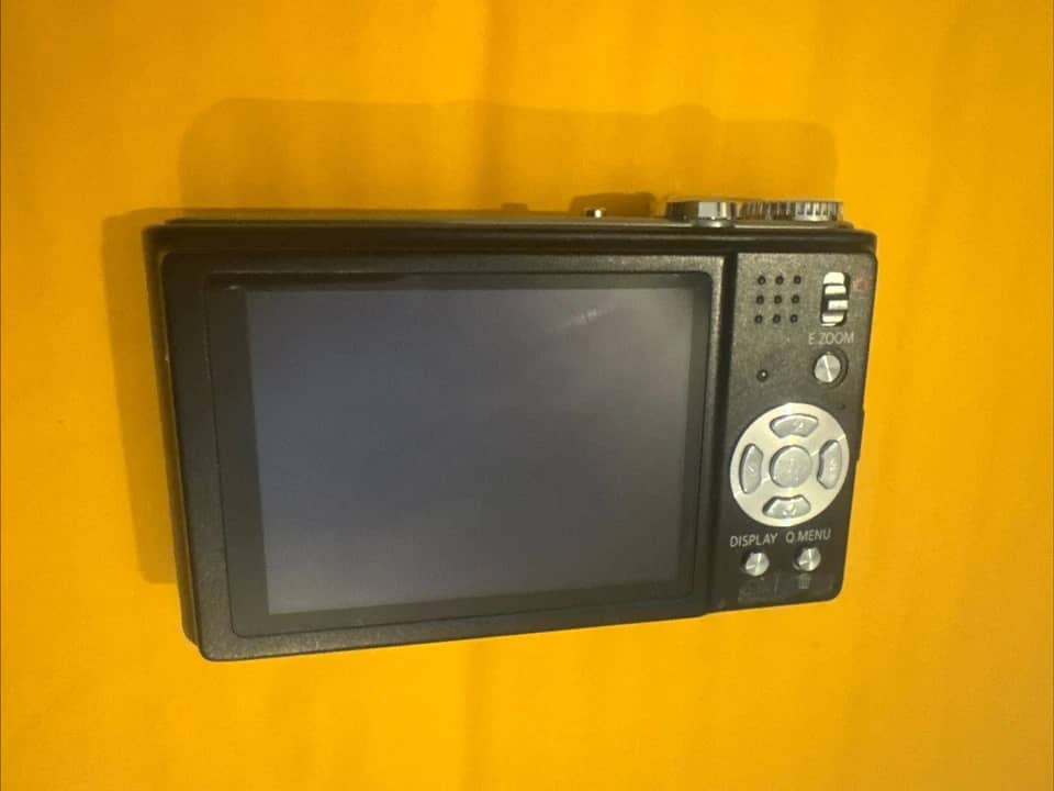 Panasonic DiMAGE Z1 Digital Cameras