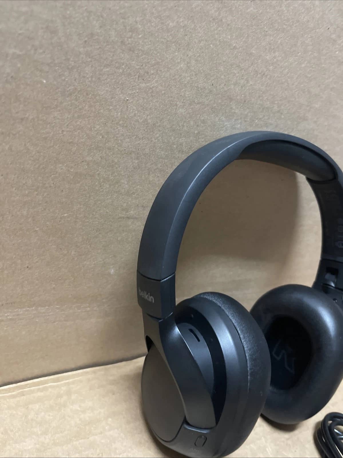 Belkin SoundForm Isolate Headphones & Earbuds Sand New