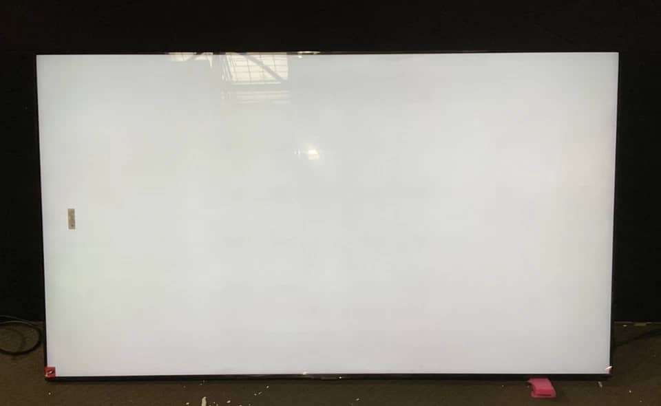Samsung QE75T Monitors