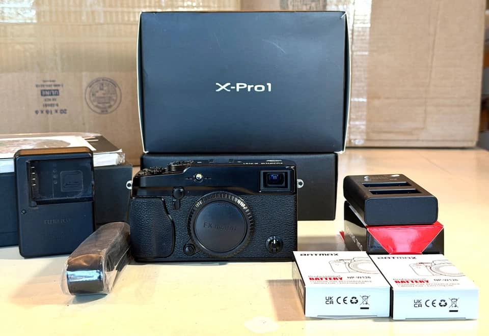 Fujifilm X-Pro 1 Digital Cameras Black New Body Only