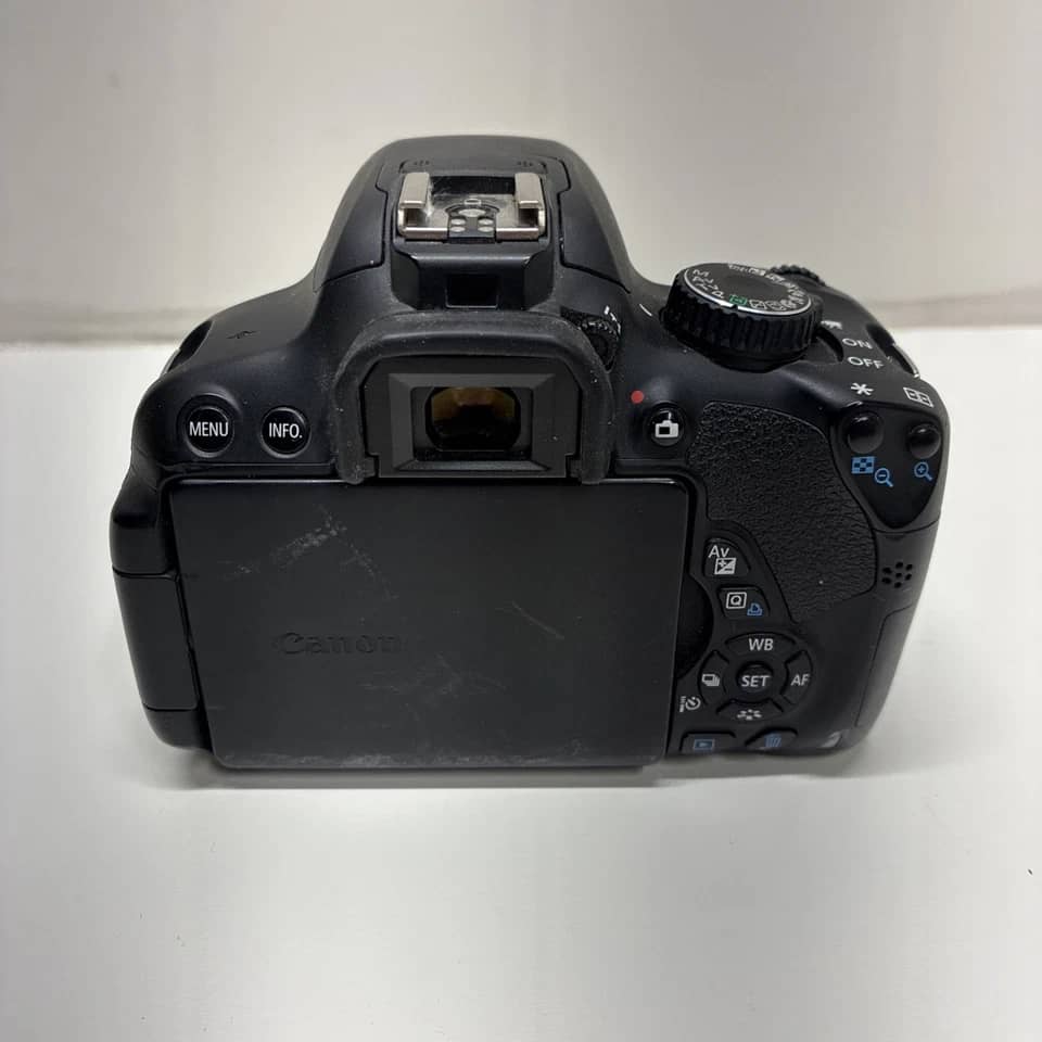 Canon T4I Digital Cameras Black New w/ 18-135mm Kit