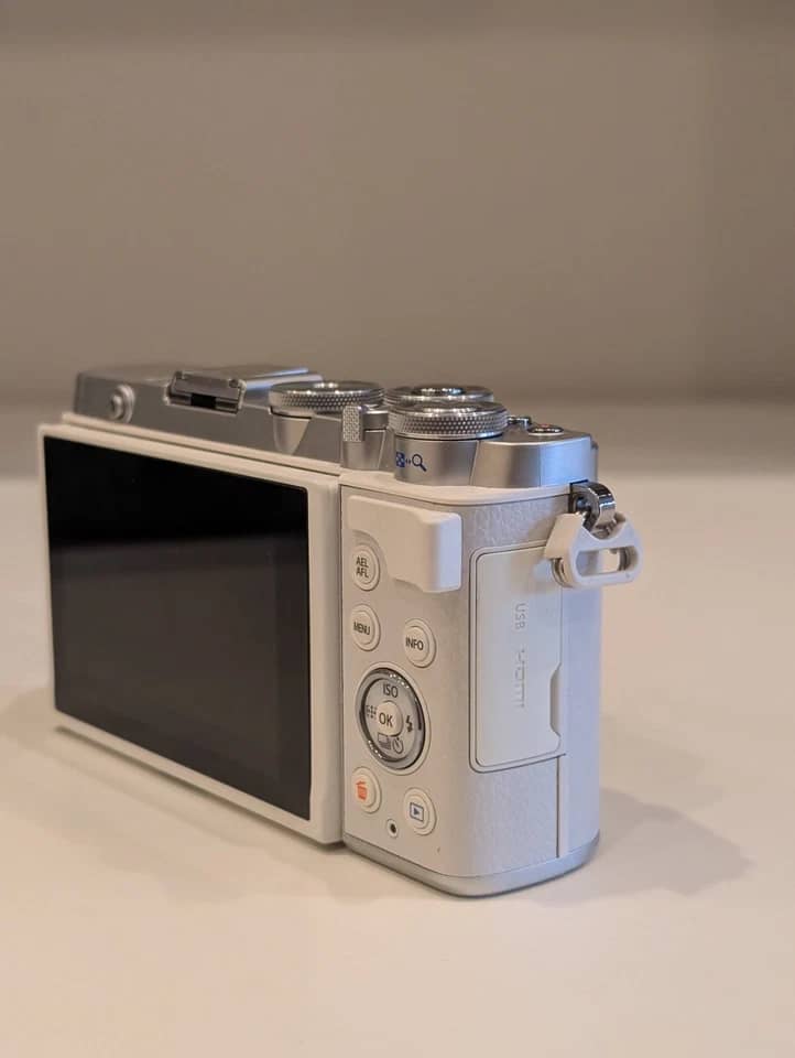 Olympus PEN E-P7 Digital Cameras Silver Used - Good Body Only