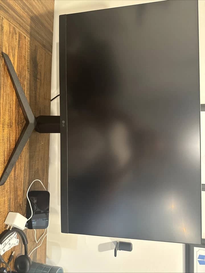 LG 32GN650 Monitors