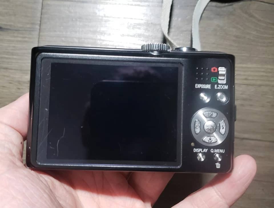 Panasonic DiMAGE Z6 Digital Cameras