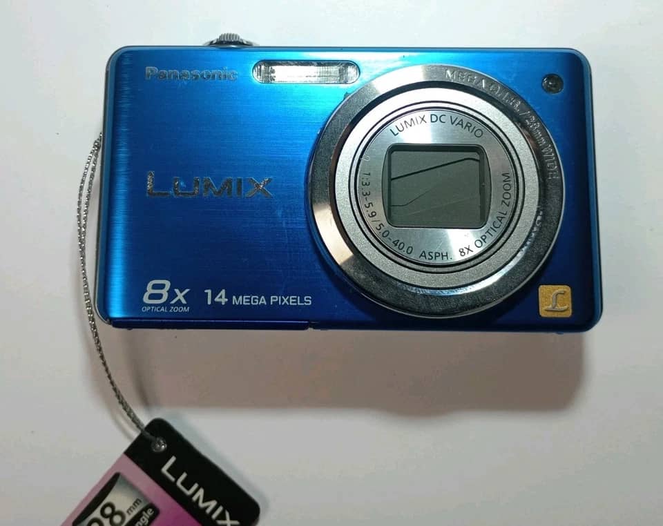 Panasonic LUMIX FH20 Digital Cameras Red New Body Only