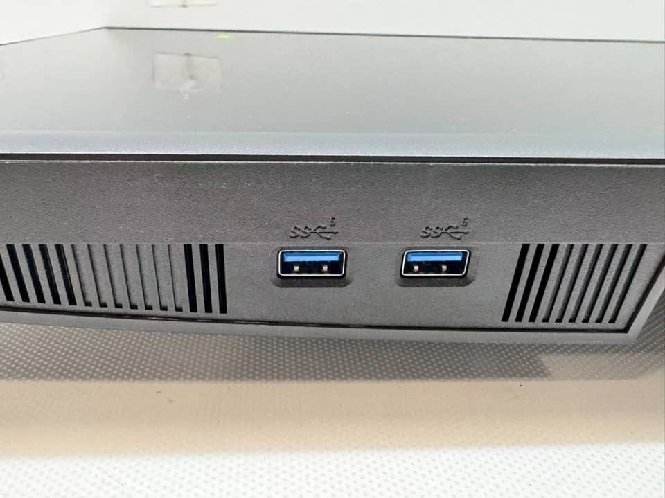 Dell P3223QE Monitors