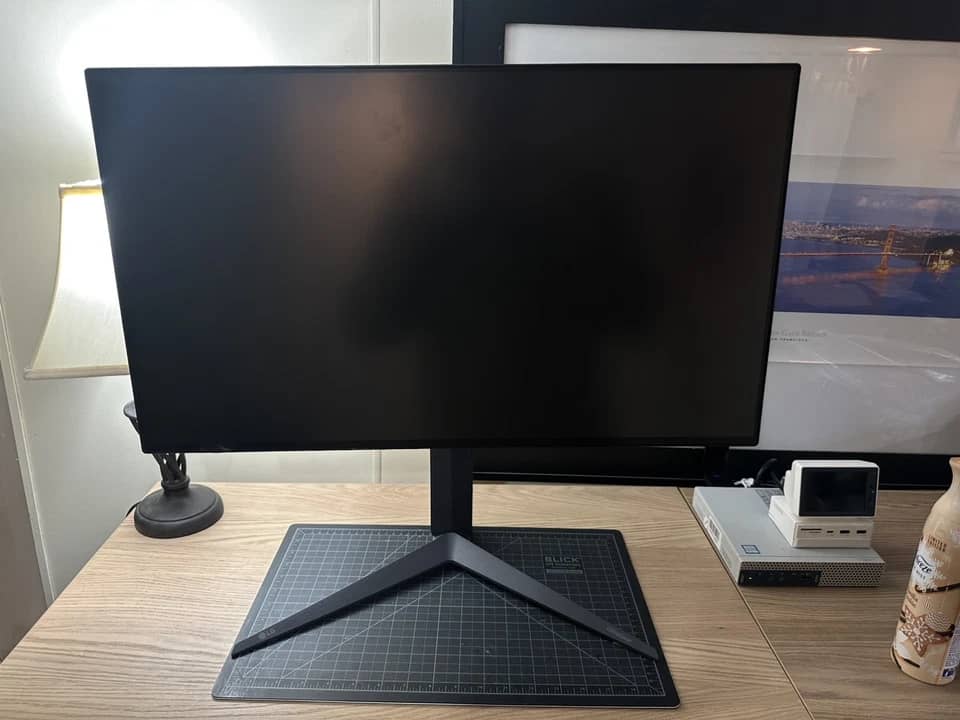 LG 27GR93U Monitors