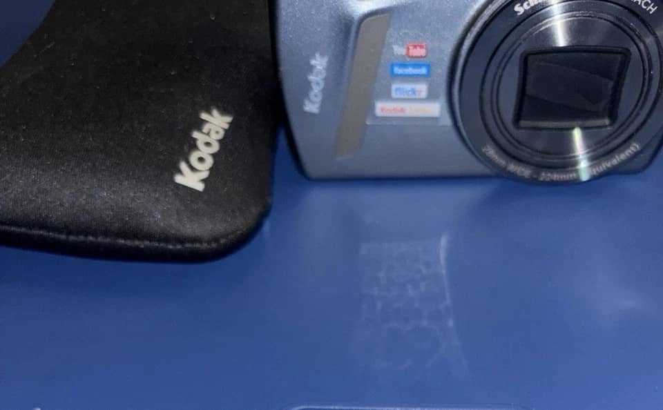 Kodak m580 Digital Cameras Purple New Body Only