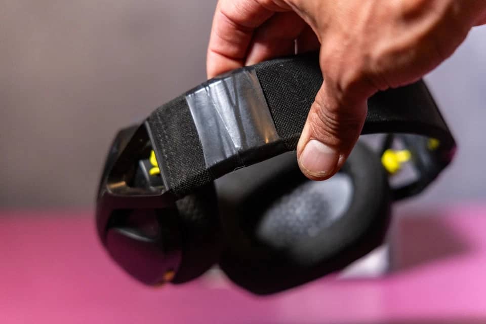 Logitech G435 Headphones & Earbuds 