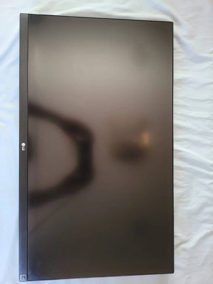 LG 27UK850 Monitors