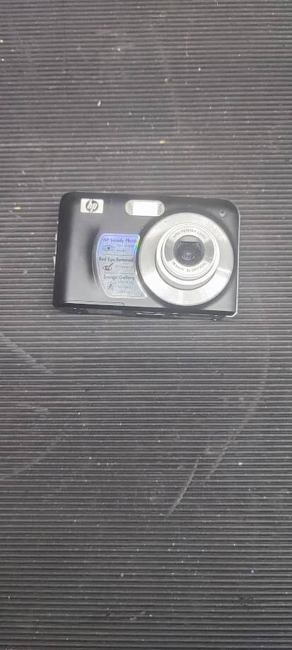 HP Photosmart M737 Digital Cameras Gray New Body Only