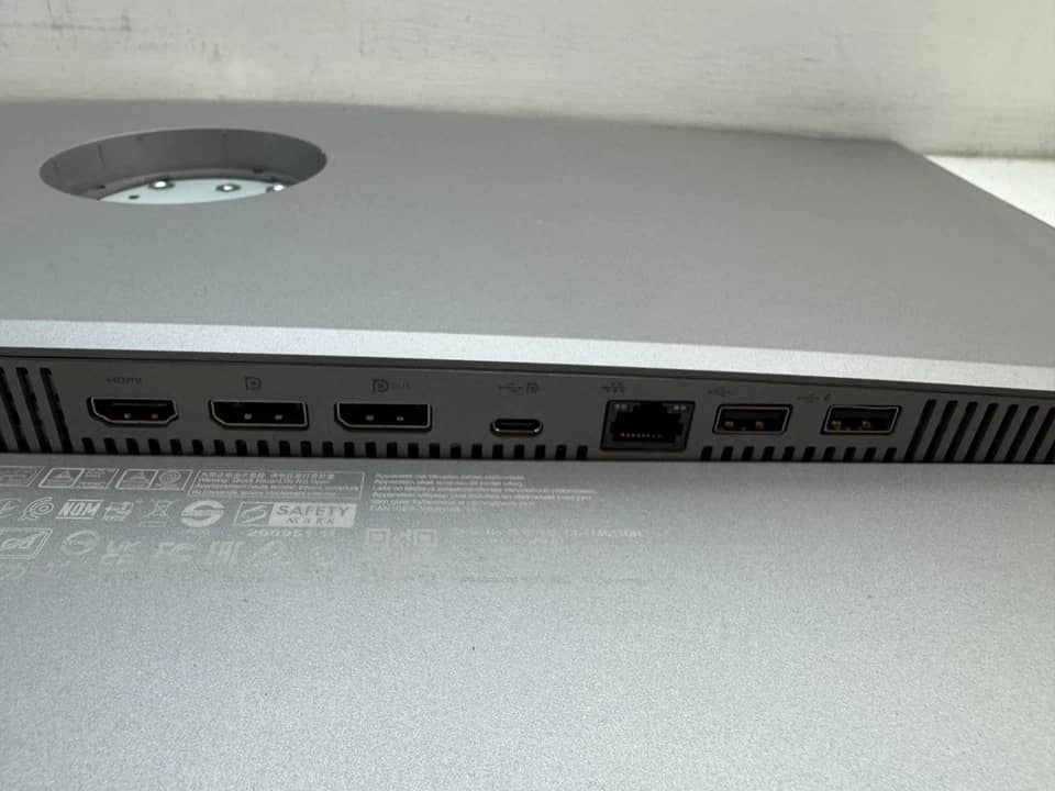 HP Z27u G3 Monitors