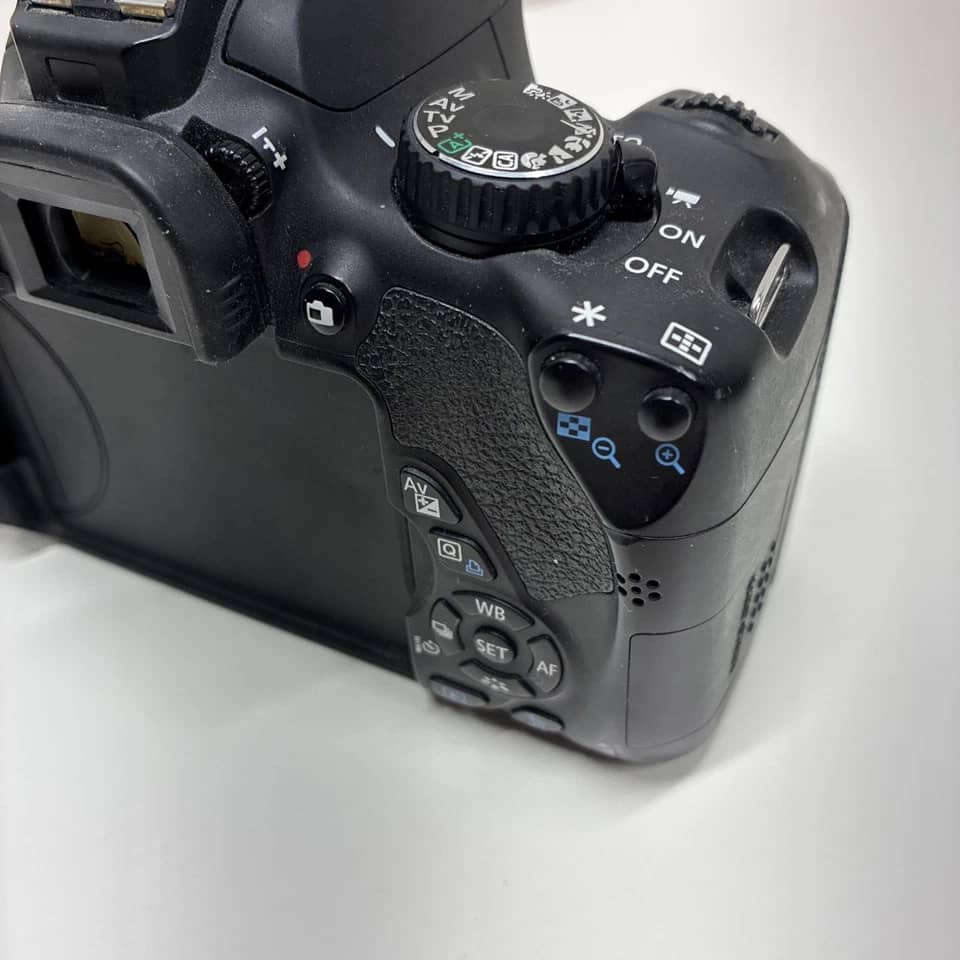 Canon T4I Digital Cameras Black New w/ 18-135mm Kit