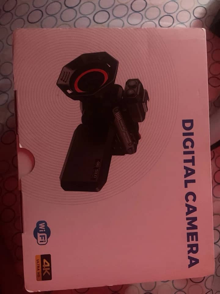 Minolta DiMAGE A1 Digital Cameras