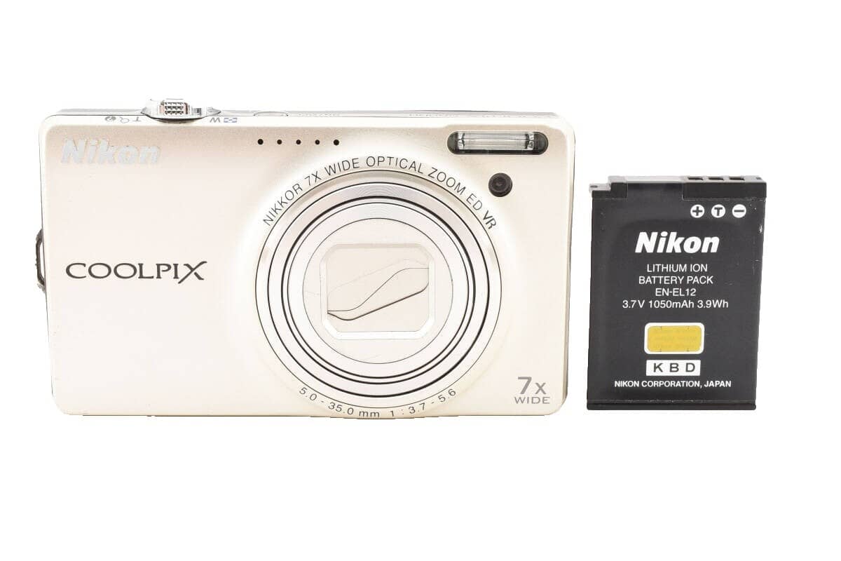Nikon COOLPIX L31 Digital Cameras Silver Open-Box Excellent Body Only
