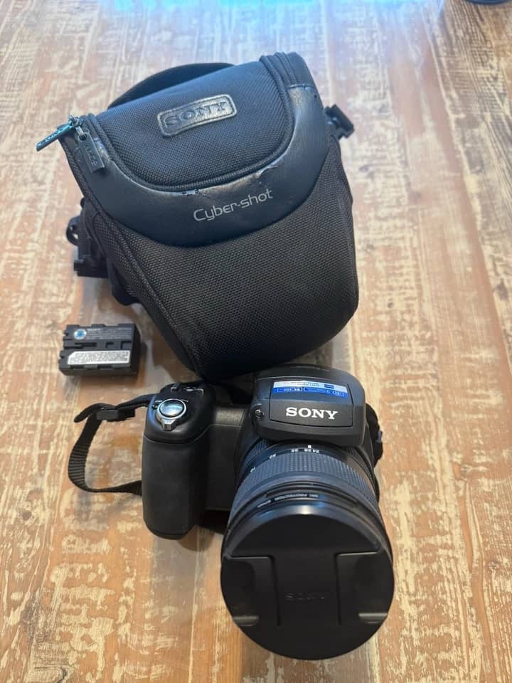 Sony Cyber-shot DSC-R1 Digital Cameras Black Used - Good Body Only