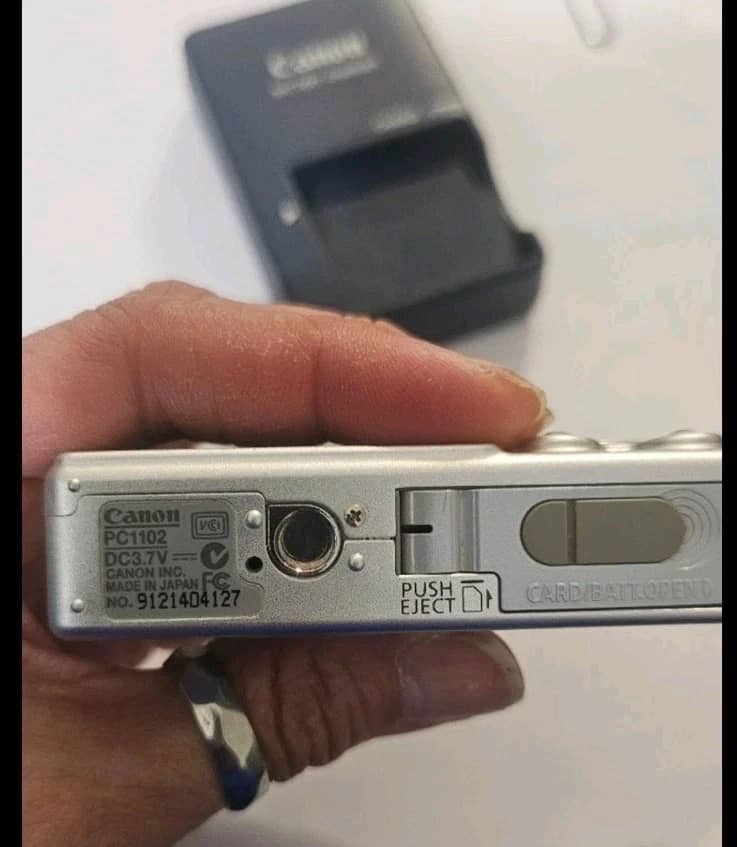 Canon PowerShot SD200 Digital Cameras Silver New Body Only