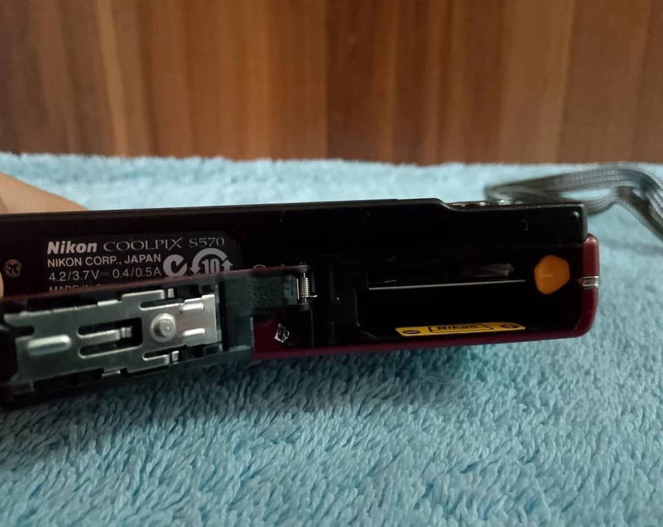 Nikon COOLPIX S570 Digital Cameras Black New Body Only